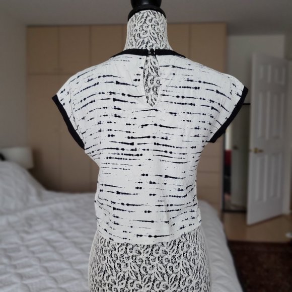 Forever 21 Black and White Crop Top - Picture 2 of 5